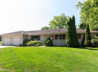 451 Prairie St, South Elgin, IL 60177