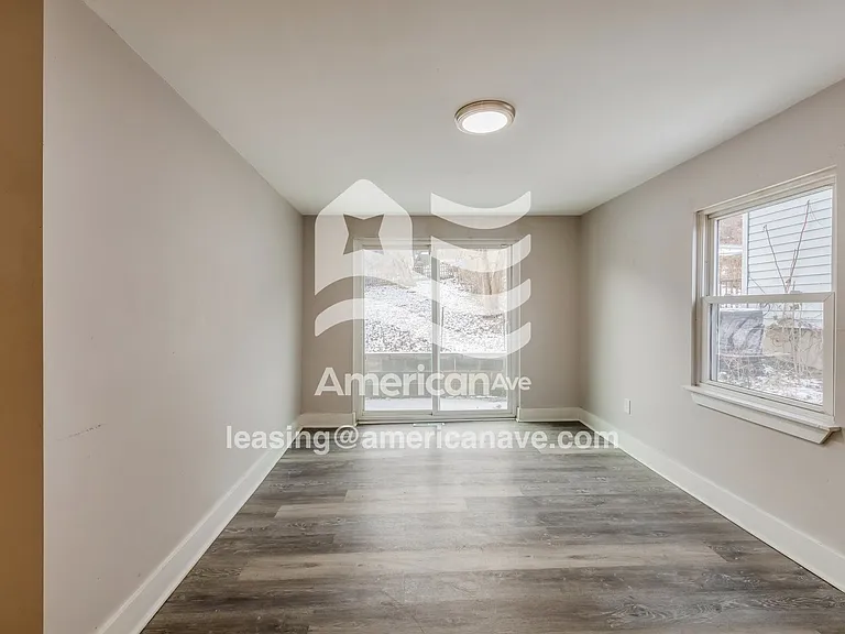 1194800_003_wm_-_living_room_13500879.jpg