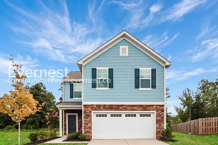 3 bed, 2.5 bath, 1642 sqft, $1,945 — Photo 2