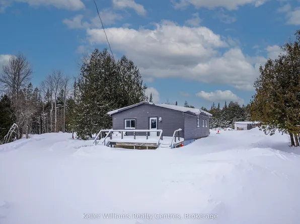23 Stokes Bay Rd, Northern Bruce Peninsula, ON N0H 1W0