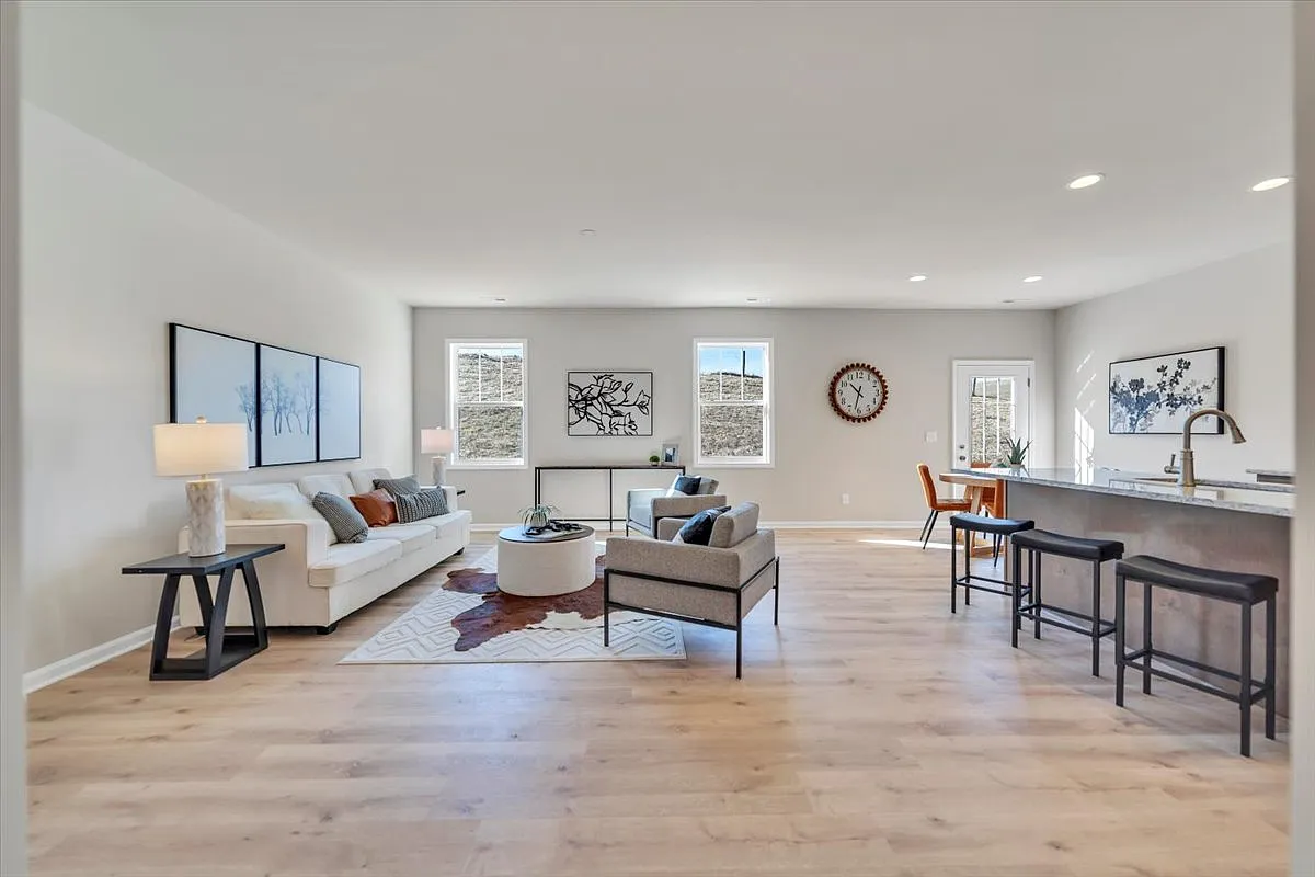 3 bed, 1675 sqft, $1,800 — Photo 3