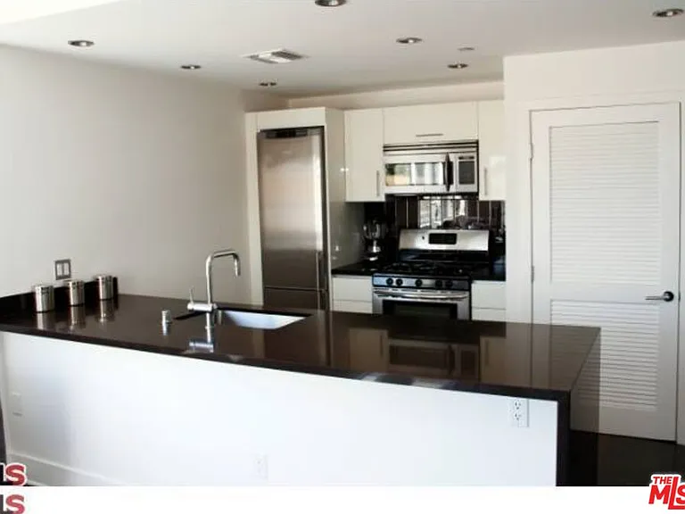 1700 Sawtelle Blvd #Penthouse 16 — Photo 3