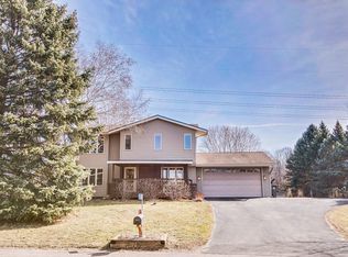 2536 Ann Dr, Shakopee, MN 55379