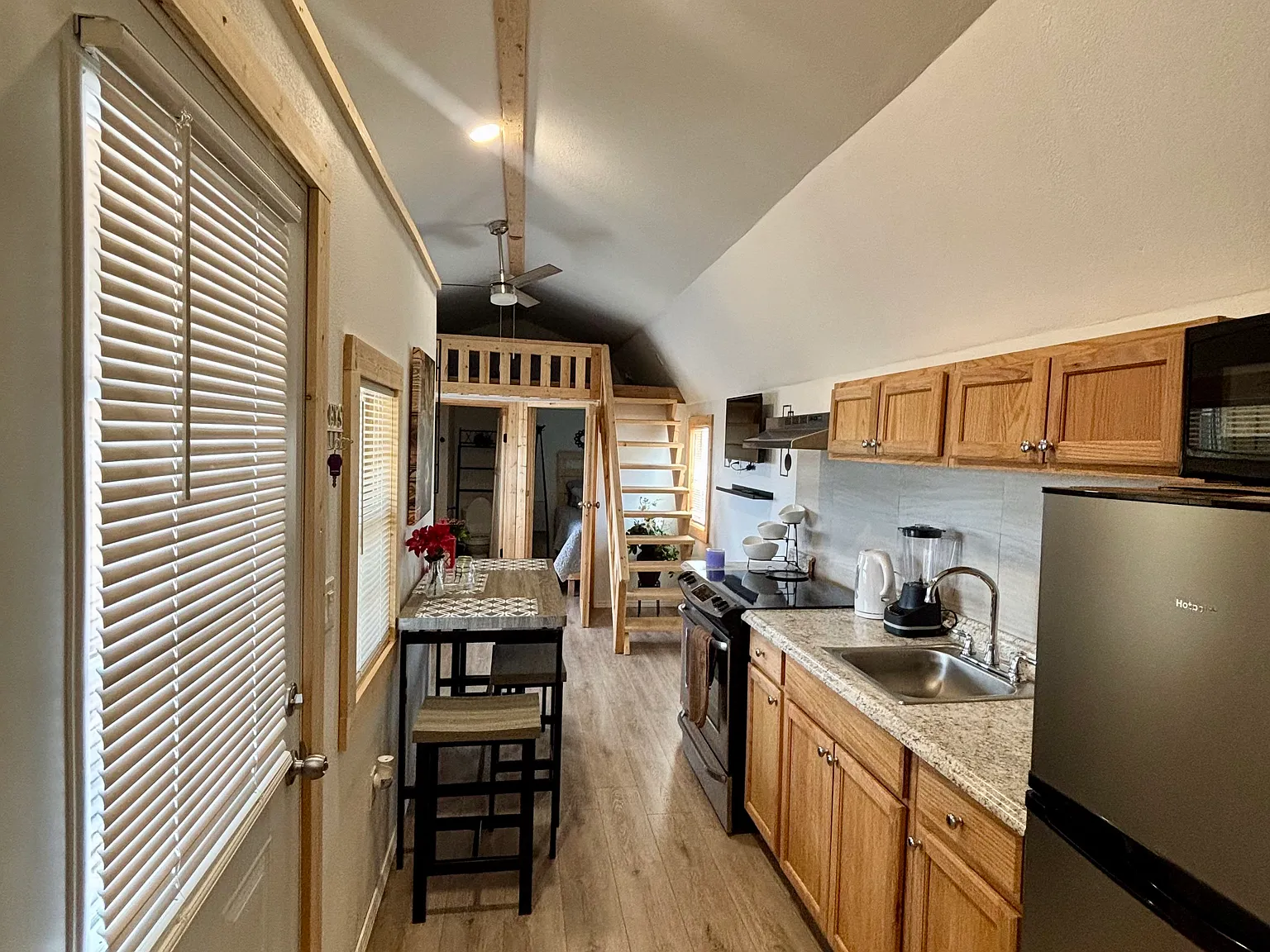 1 bed, $1,300 — Photo 3