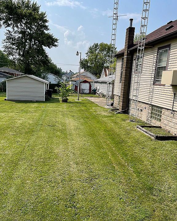 2nd image of 925 Bowditch Ave