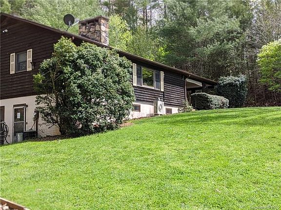 2nd image of 676 Mountain Haven Dr