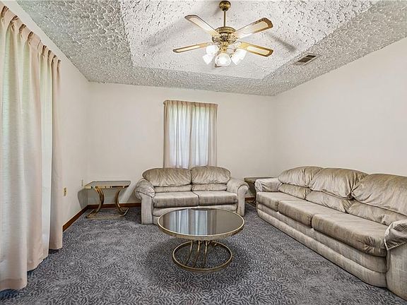 4th image of 19207 Carters Ln
