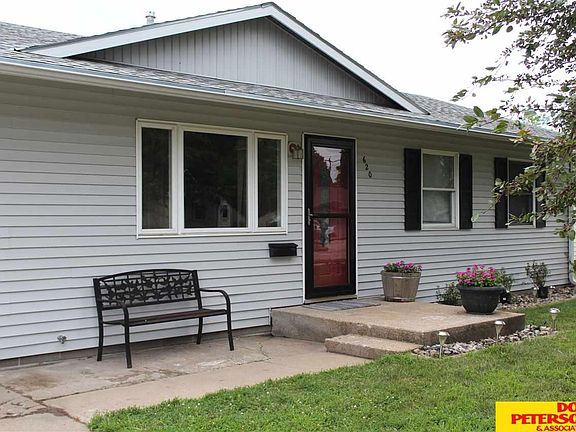 2nd image of 620 Empire Ave