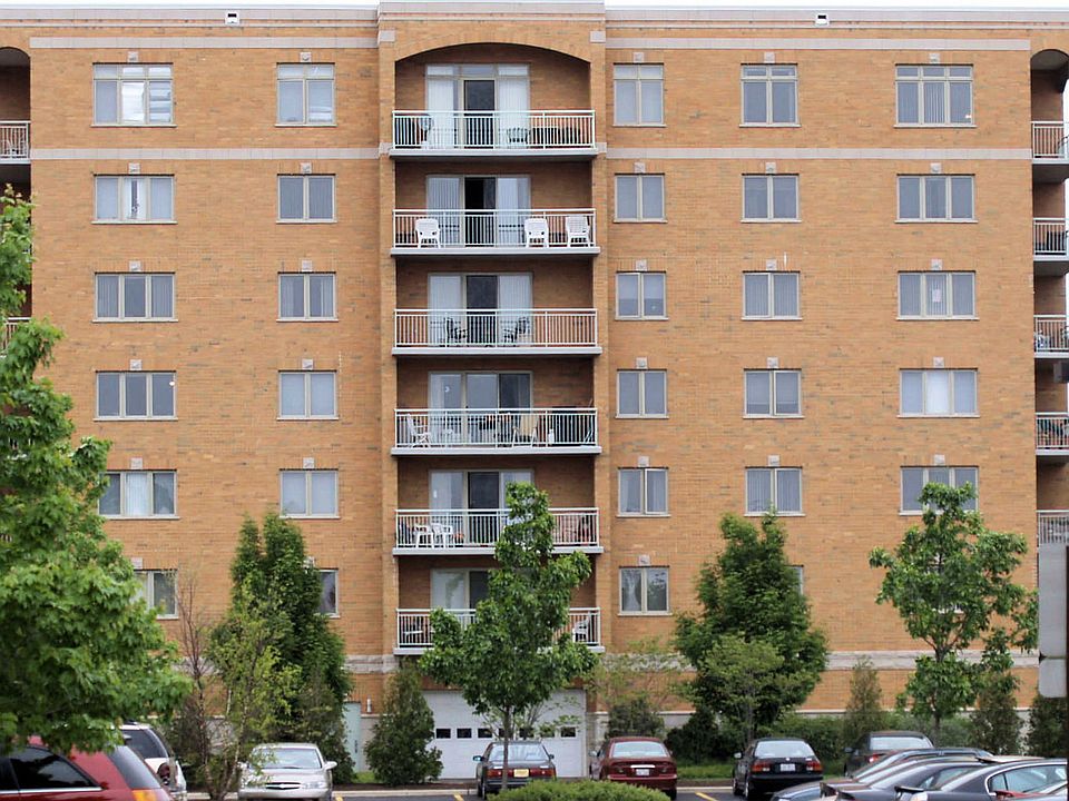 1st image of 6815 N Milwaukee Ave APT 501