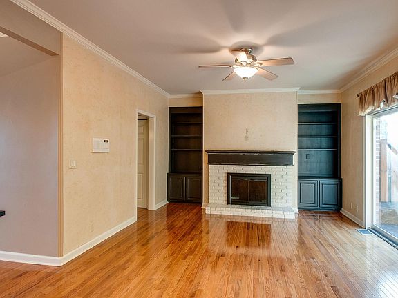 3rd image of 133 Jefferson Sq