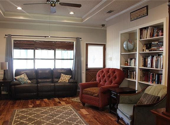 3rd image of 3504 Garber Cir