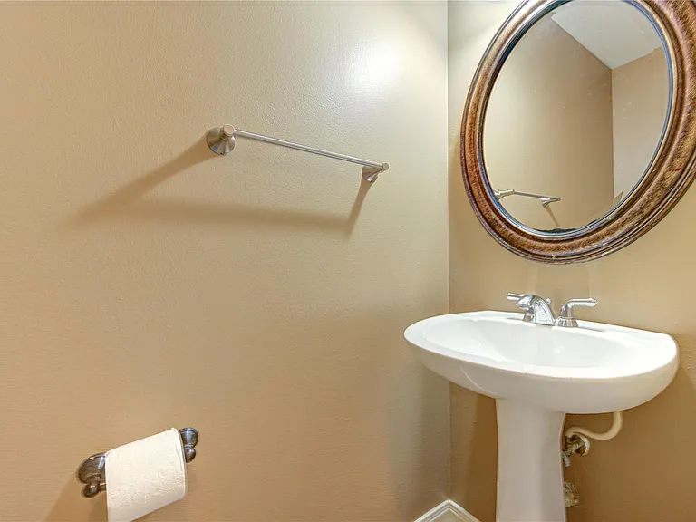 22122 Shady Heath Ln — Photo 27