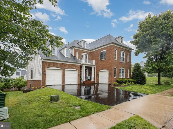 11787 Chanceford Dr, Woodbridge, VA 22192