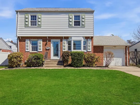 (undisclosed Address), East Meadow, NY 11554