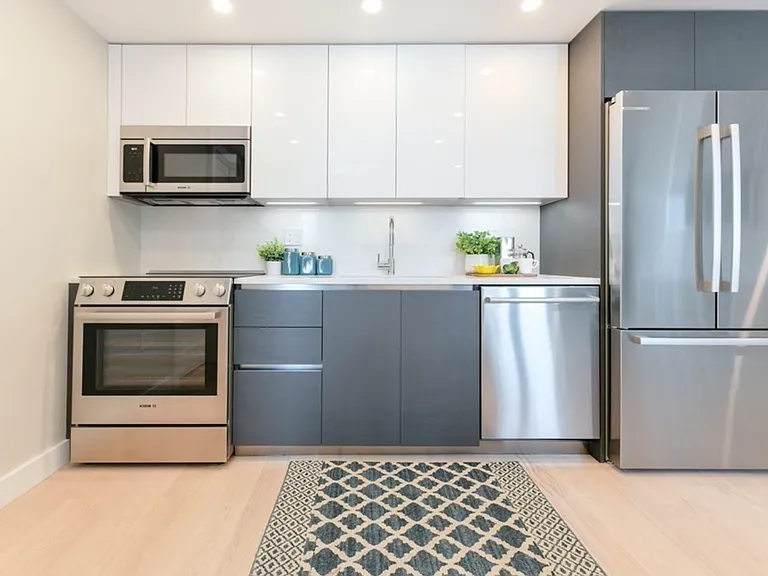 932 Broadway #305 — Photo 2