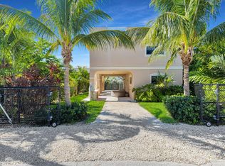 30 Lakeview Dr, Key Largo, FL 33037