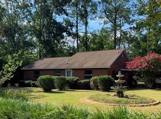 2917 Oakwood Dr, Tallahassee, FL 32304