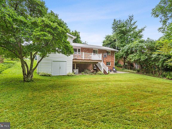 5th image of 5009 White Flint Dr
