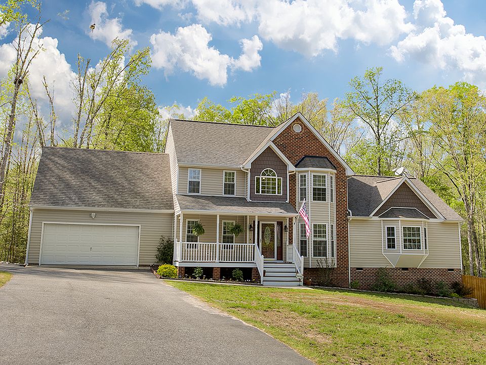 1st image of 17600 Thornwood Ln
