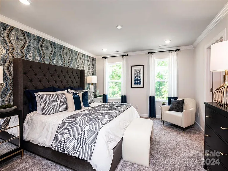 325 Cranford Dr — Photo 11