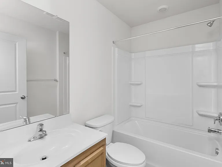 107 Clinton St — Photo 24