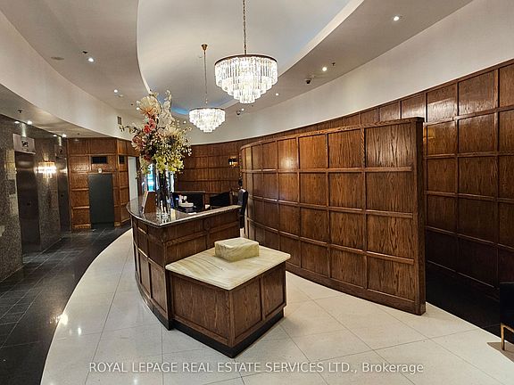 4th image of 102 Bloor St W #306