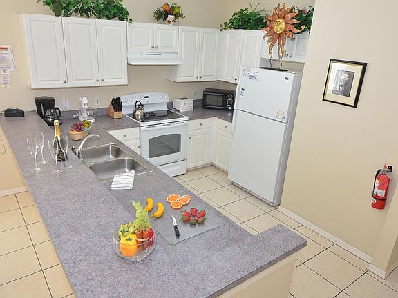 3rd image of 4622 Cumbrian Lakes Dr