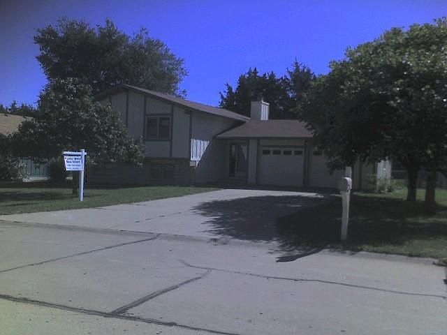 2nd image of 3313 Trevelyan Ave