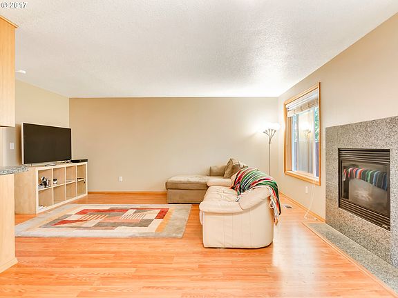 3rd image of 4803 NE Leverich Ct