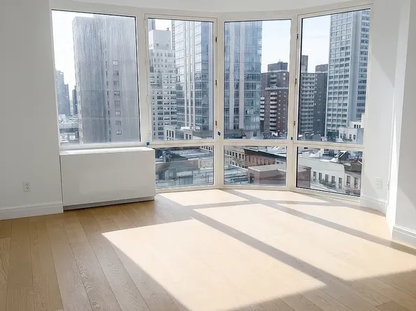 400 E 84th St, New York, NY