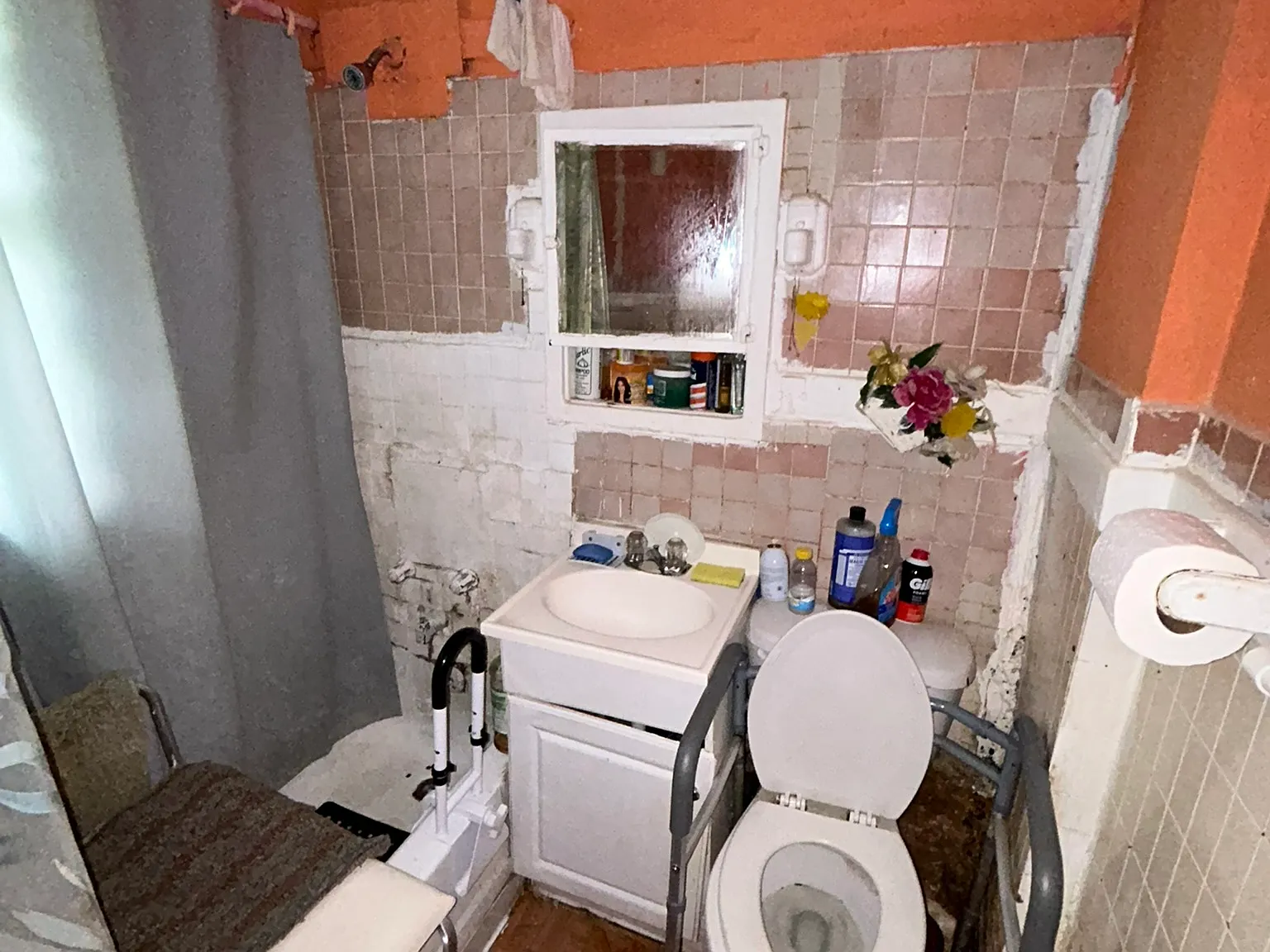 3 bed, 900 sqft, $833 — Photo 4