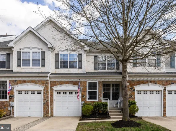 106 Weaver Dr, Marlton, NJ 08053