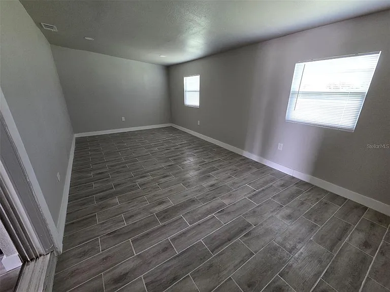 38300 Henry Dr — Photo 17