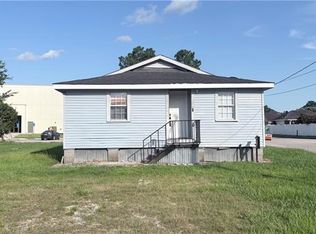 105 Schlief Dr, Belle Chasse, LA 70037