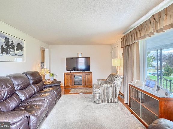 4th image of 118 Nelson Rd