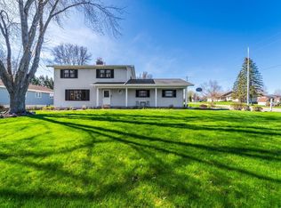 525 Kreutzer St, Athens, WI 54411