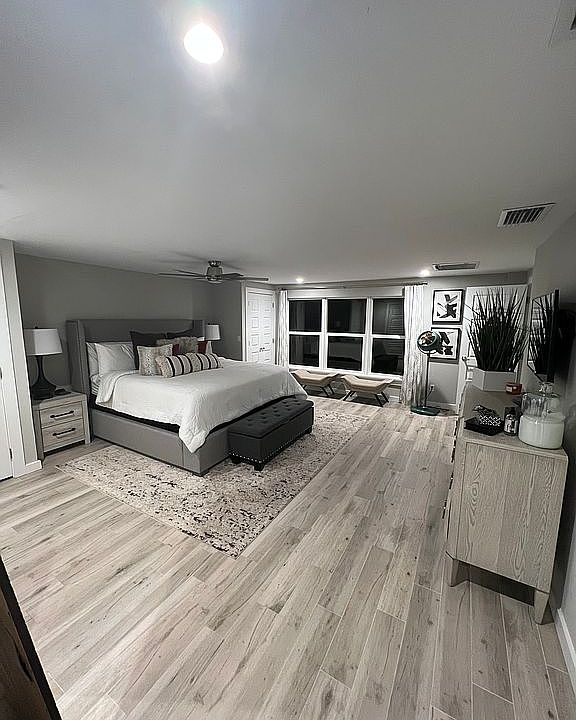 1st image of 1031 Aqua Ln