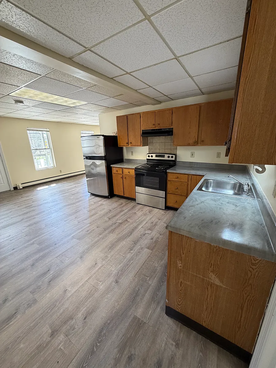 Building Photo - 388 Auburn St #2