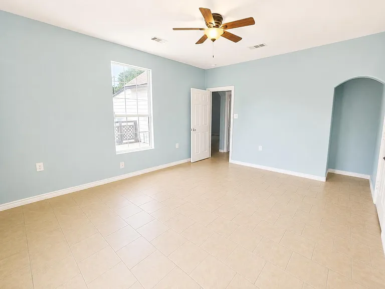 5403 Avenue Q 1/2 — Photo 9