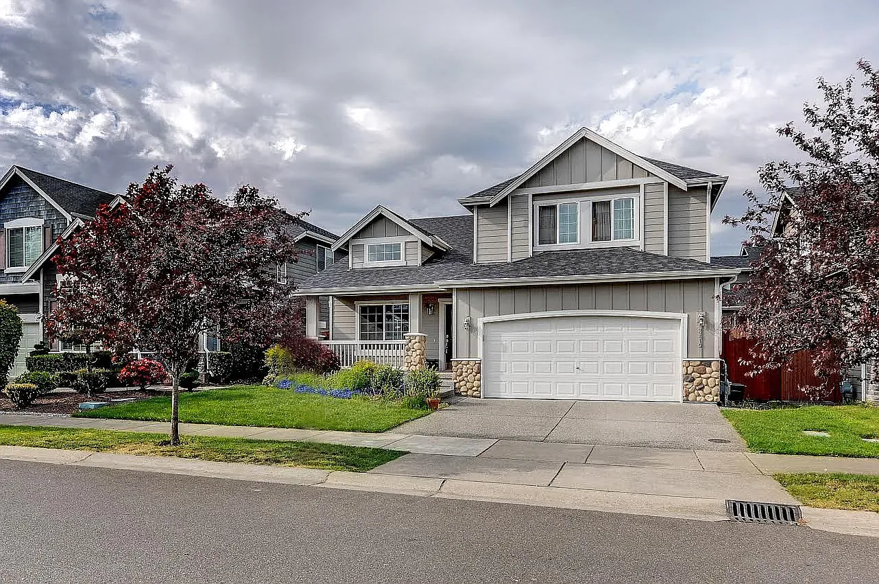 4 bed, 2.5 bath, 2028 sqft, $3,750 — Photo 2