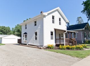 1007 17th St NE, Cedar Rapids, IA 52402