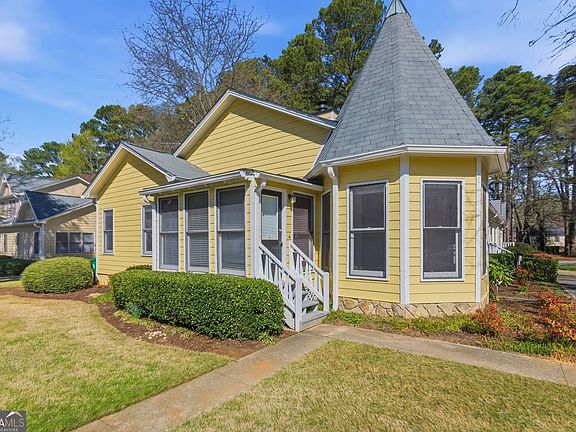 2nd image of 2340 Brockett Rd