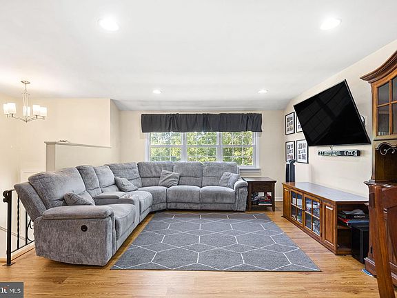5th image of 37 Blanchard Rd