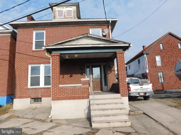 3 Reservoir Ln, Lewistown, PA 17044