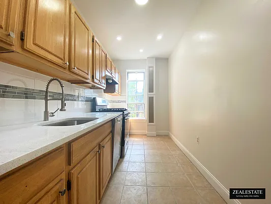 Rented by ZealEstate Group Inc | media 29