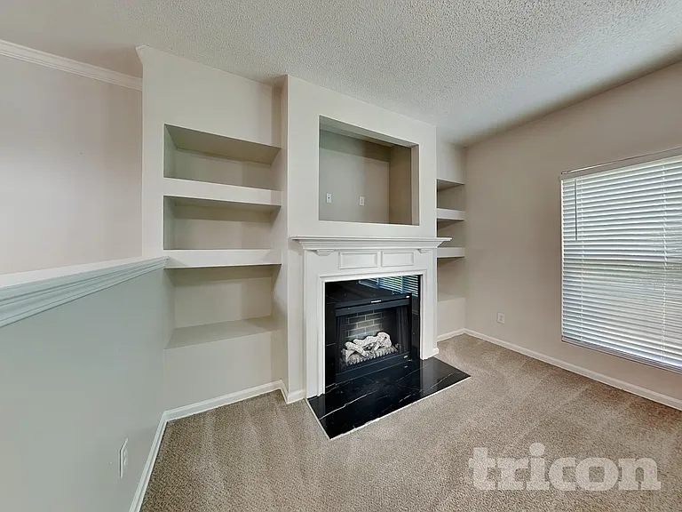 4872 Sierra Way — Photo 2