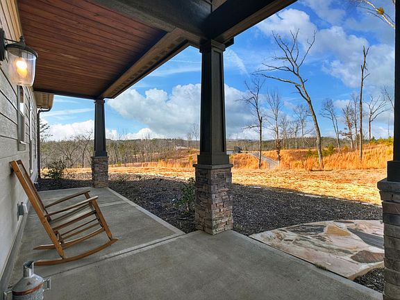 3rd image of 28 Mountaintown Overlook