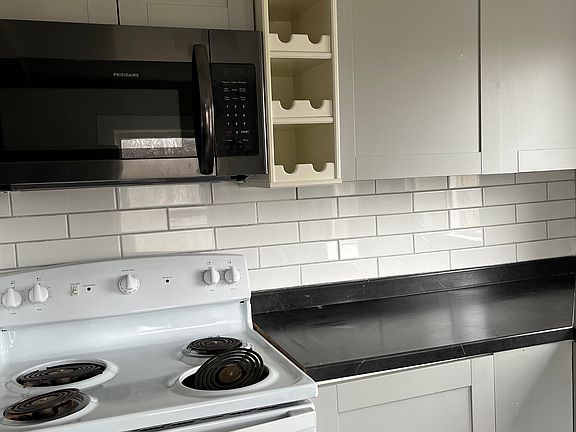 2nd image of 383 Starling Dr
