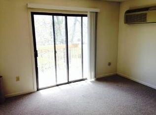 409 East St APT 10, Plainville, CT 06062
