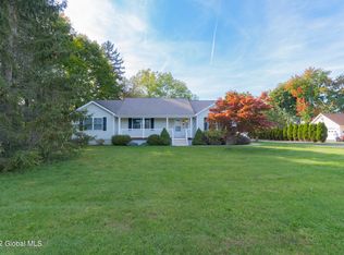 839 Pearse Rd, Schenectady, NY 12309